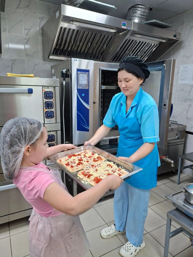 Волшебное приключение: как дети пекли пиццу и дегустировали