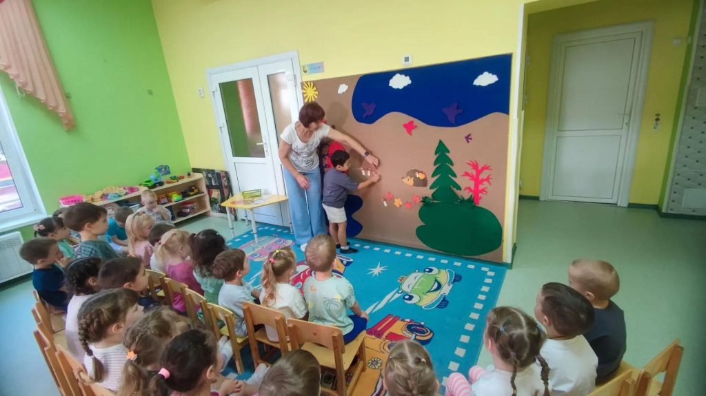 Путешествие в осенний лес к Ежику